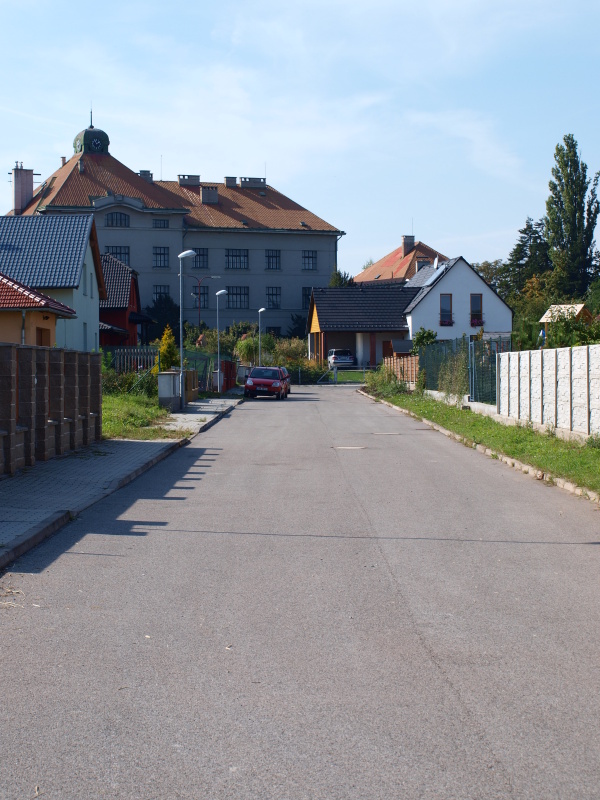 ulice bezejmenné v objektu bývalého statku (2)