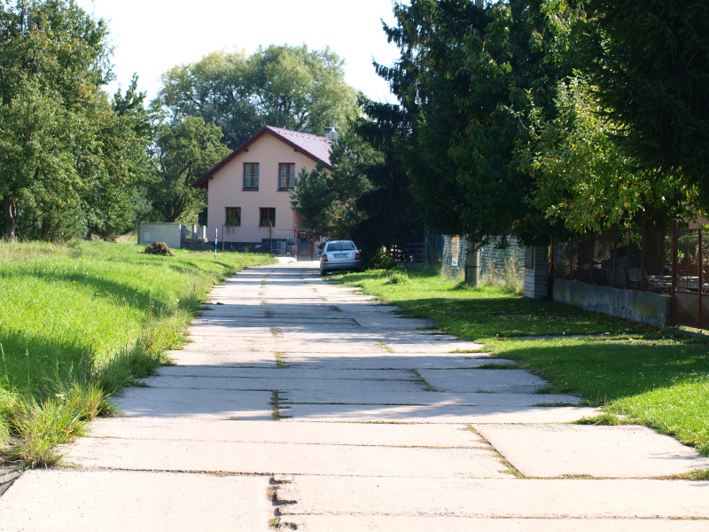 ulice na parcelách podél jalového potoka