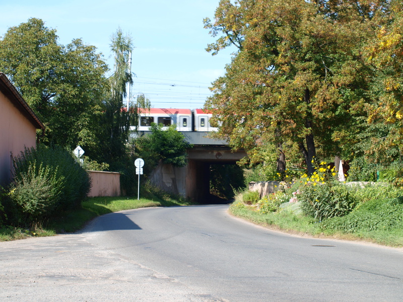 ulice za drahou od ulice cukrovarské a školní (1)